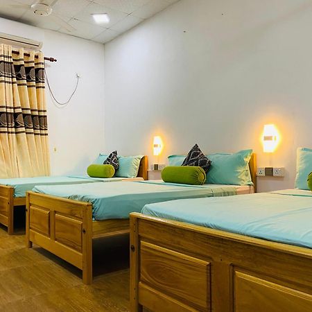 White Villa Hotel ตรินโคมาลี ภายนอก รูปภาพ