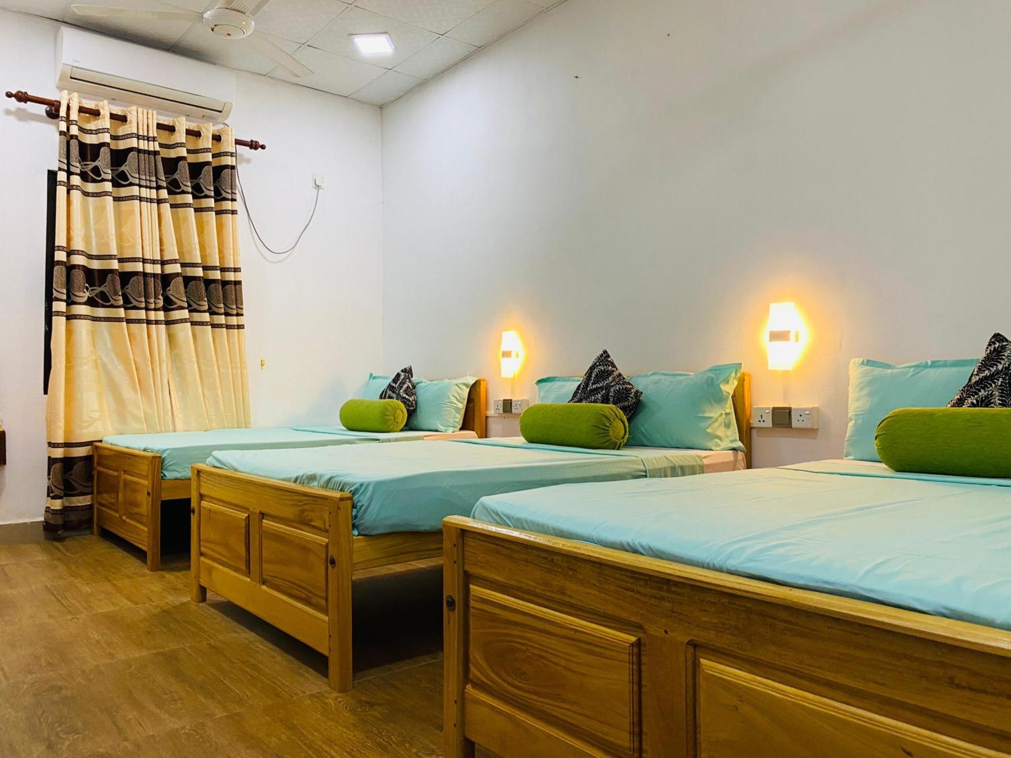 White Villa Hotel ตรินโคมาลี ภายนอก รูปภาพ