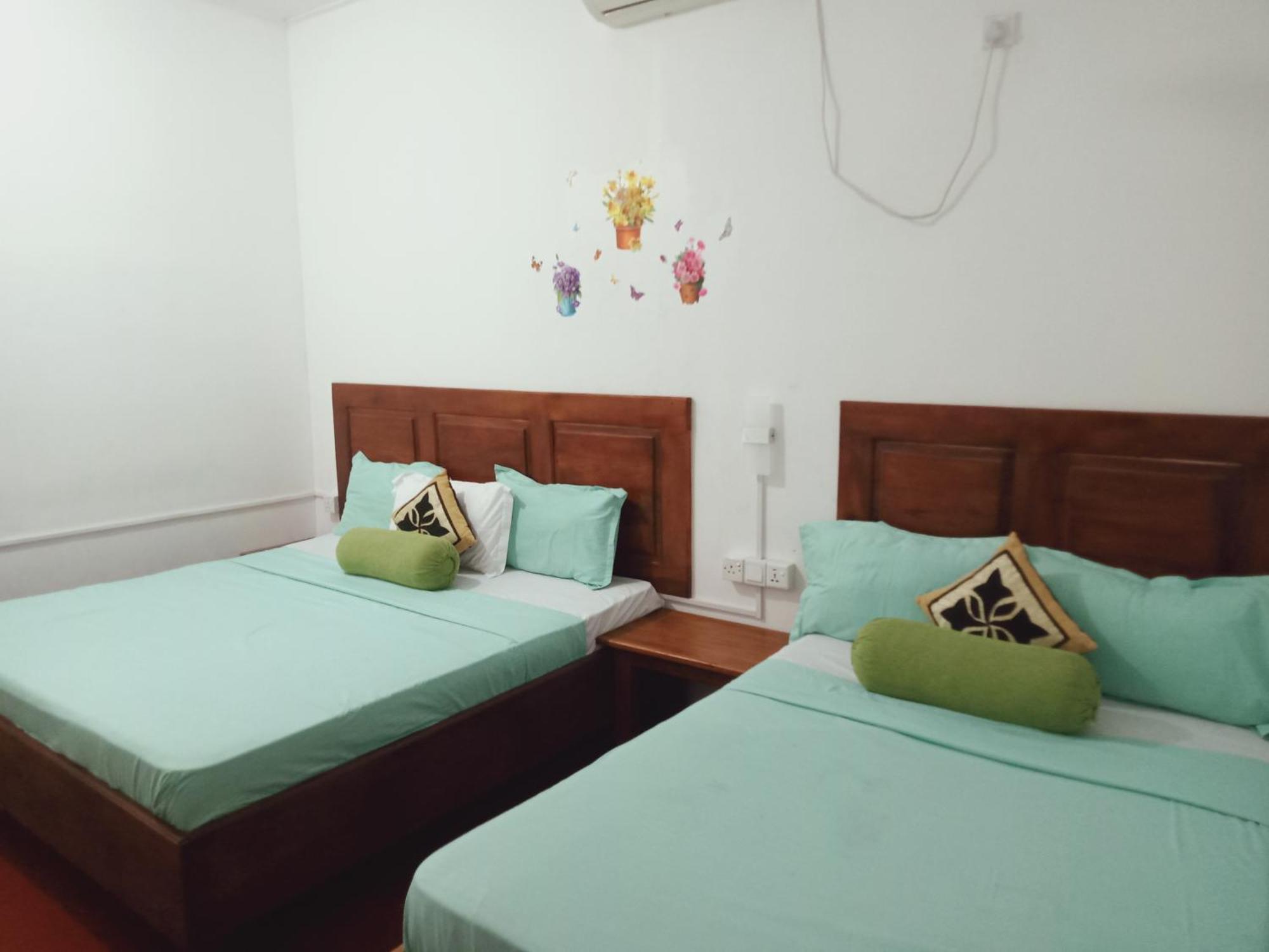 White Villa Hotel ตรินโคมาลี ภายนอก รูปภาพ