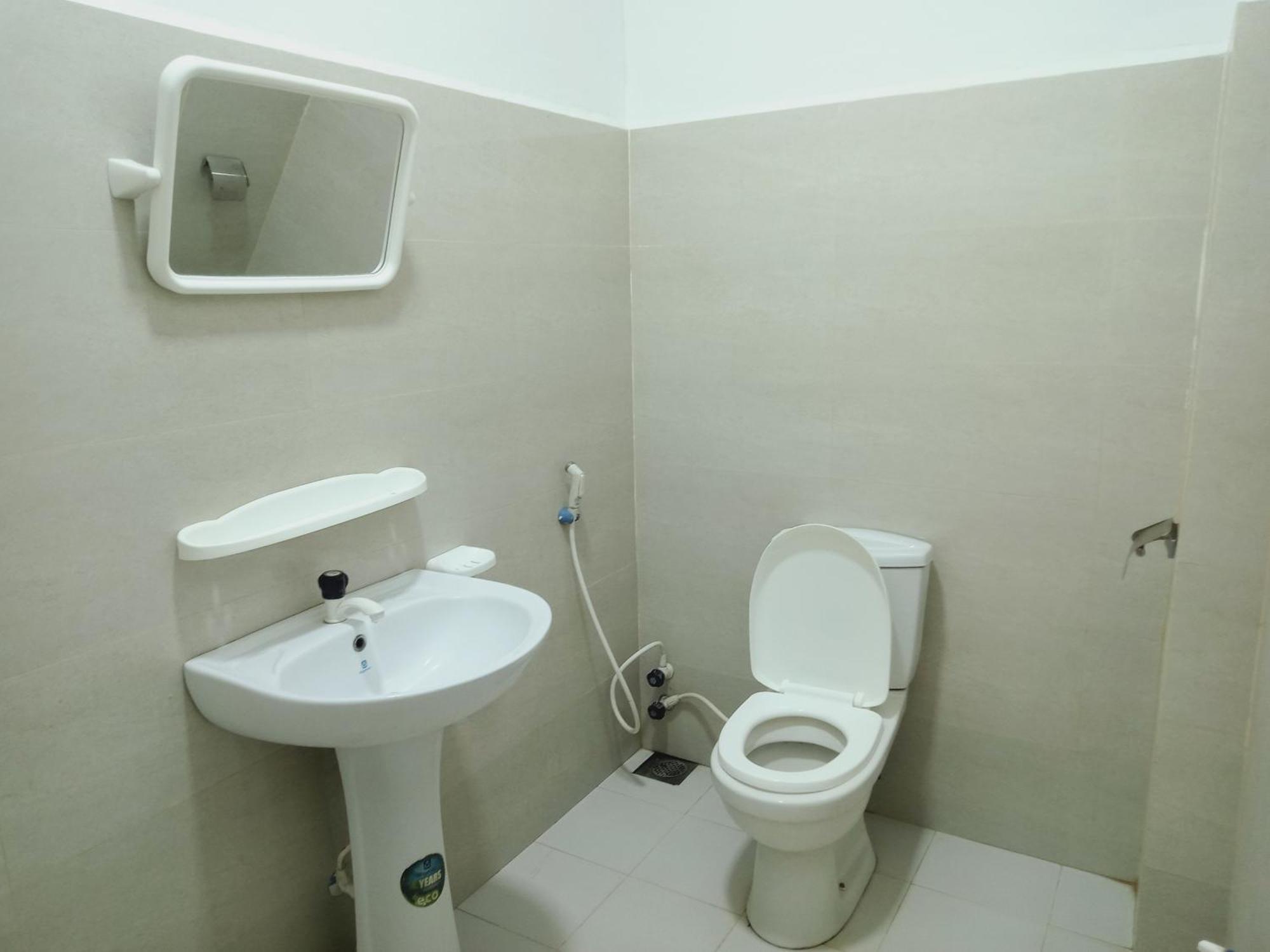 White Villa Hotel ตรินโคมาลี ภายนอก รูปภาพ