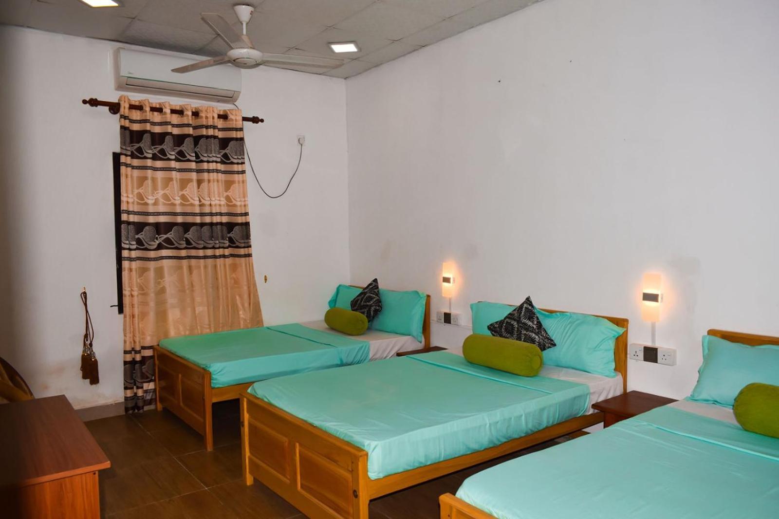 White Villa Hotel ตรินโคมาลี ภายนอก รูปภาพ