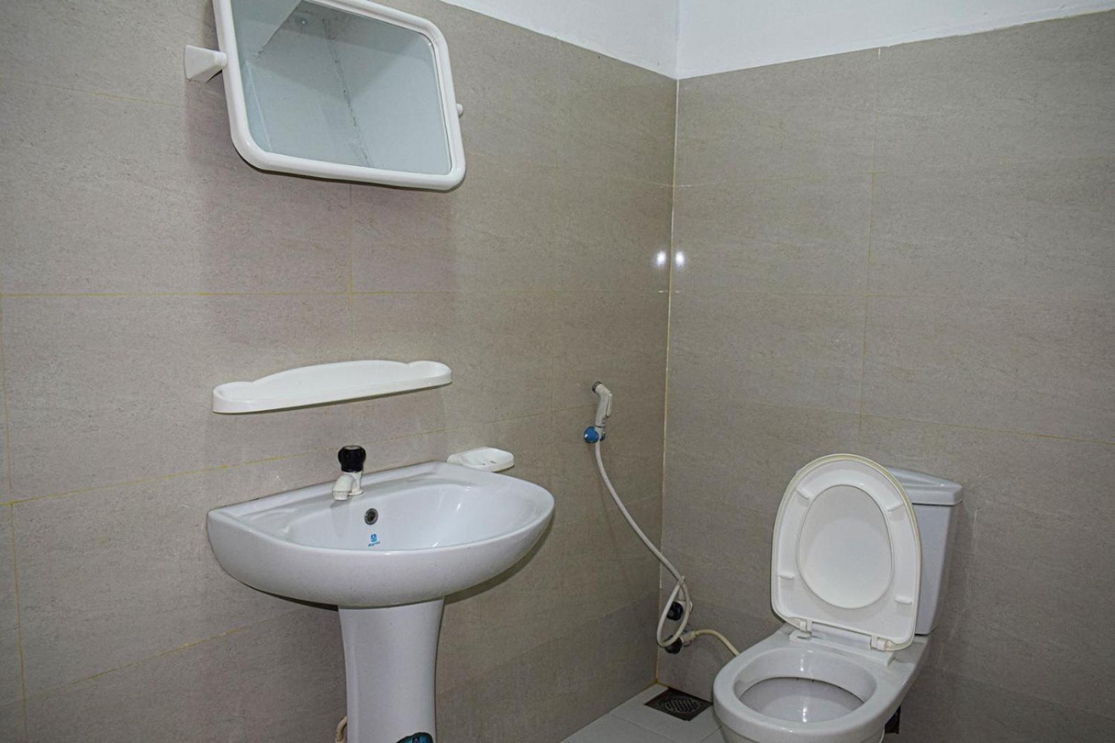White Villa Hotel ตรินโคมาลี ภายนอก รูปภาพ